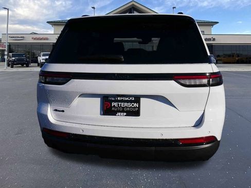 New 2025 Jeep Grand Cherokee Altitude image 19