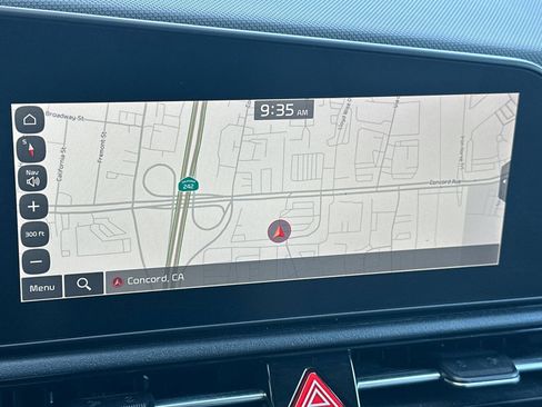 Used 2023 Kia Niro EX image 22