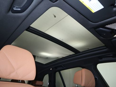 Used 2025 BMW X5 xDrive50e w/ Premium Package image 19