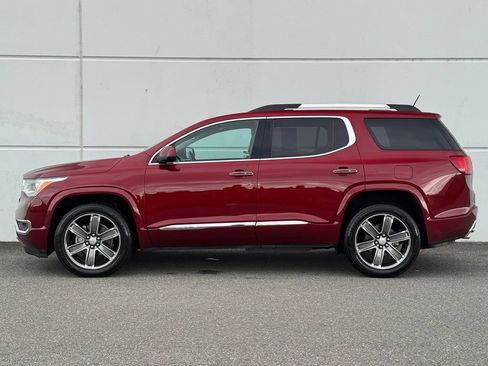 Used 2017 GMC Acadia Denali w/ Technology Package AWD/4WD image 4