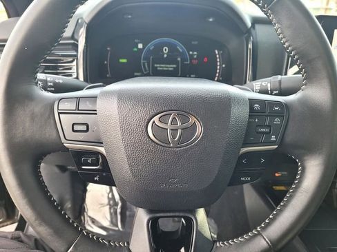 Certified 2025 Toyota Camry SE image 24