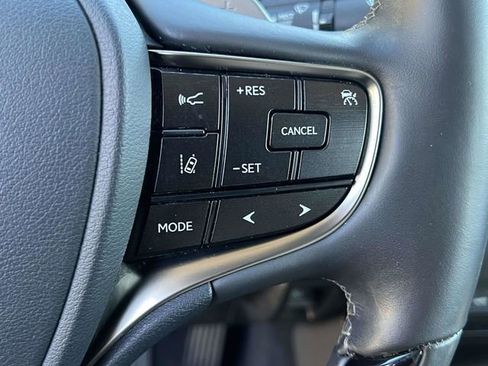 Used 2020 Lexus ES 300h Ultra Luxury w/ Accessory Package image 26