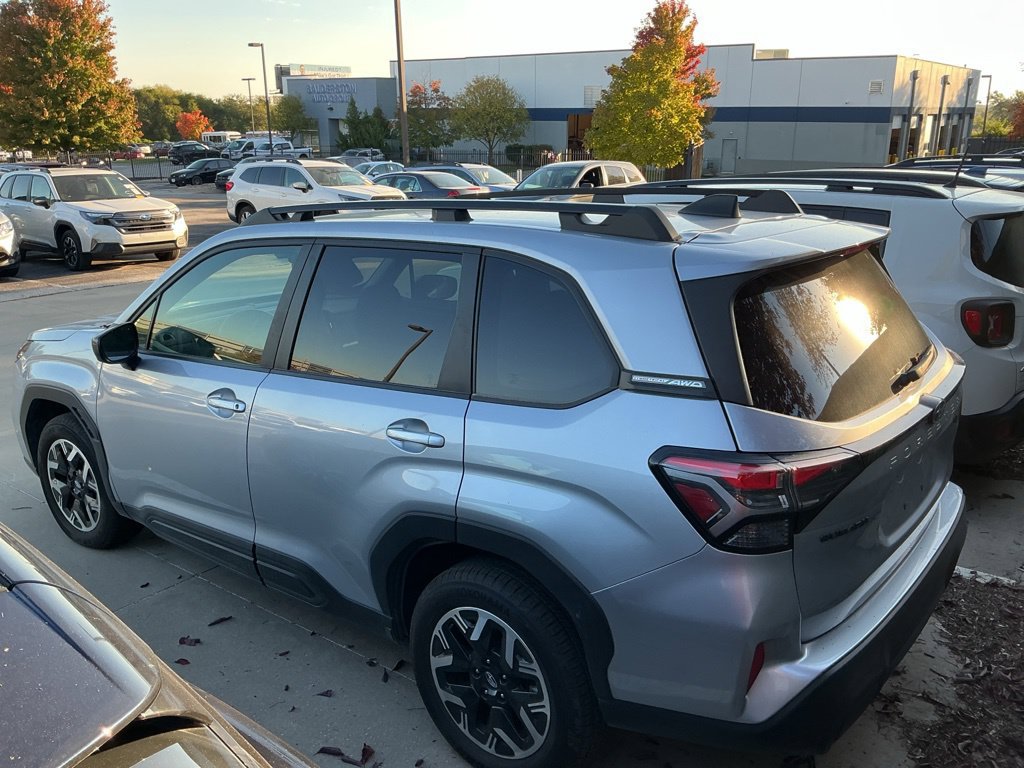 Used 2025 Subaru Forester Premium AWD/4WD image 5