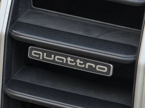 Used 2022 Audi Q5 Premium image 9