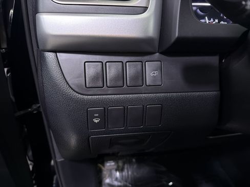 Used 2016 Toyota Highlander XLE AWD/4WD image 32