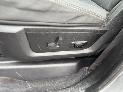 Used 2022 RAM 3500 Big Horn w/ Level A Equipment Group AWD/4WD image 19