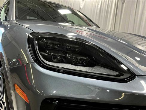 New 2026 Porsche Cayenne E-Hybrid AWD/4WD image 12