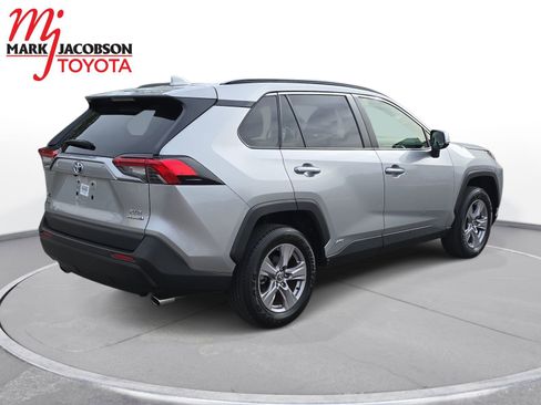 Used 2024 Toyota RAV4 XLE image 9