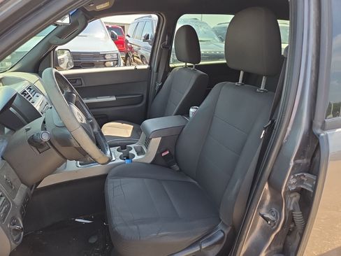Used 2011 Ford Escape XLT AWD/4WD image 8