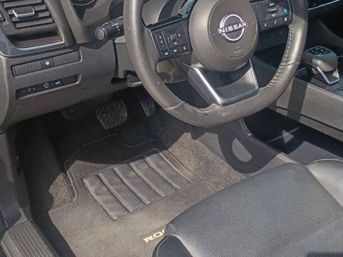 Used 2023 Nissan Rogue SV w/ SV Premium B Package FWD image 11
