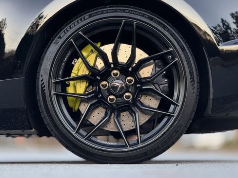 Used 2023 Chevrolet Corvette Z06 w/ Z07 Performance Package image 18