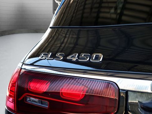 Used 2025 Mercedes-Benz GLS 450 4MATIC image 13