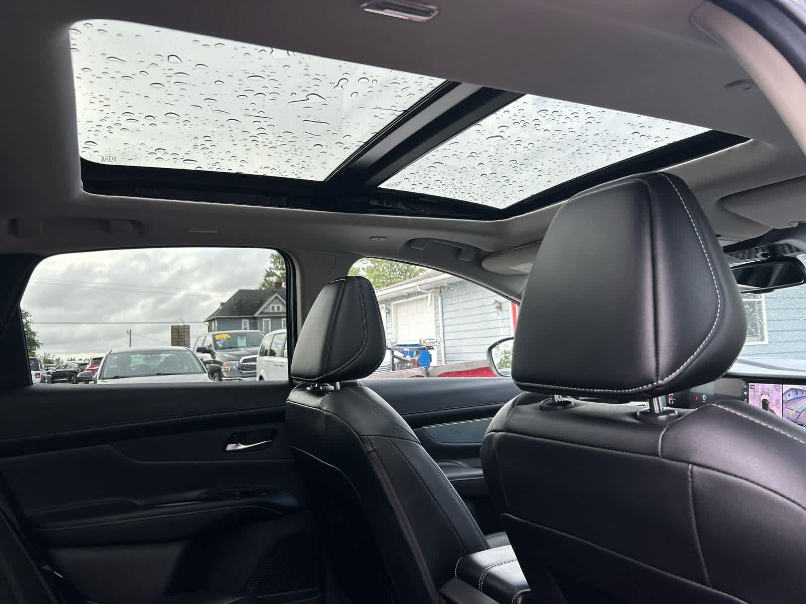 Used 2025 Nissan Murano SL AWD/4WD image 3