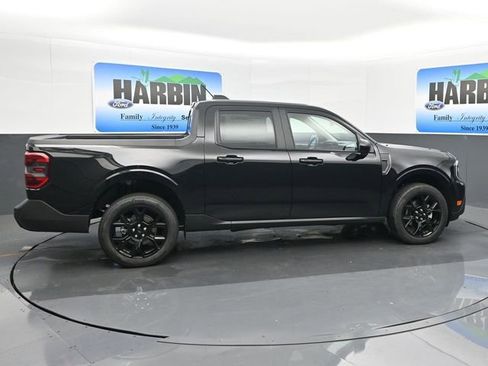 New 2025 Ford Maverick Lariat w/ Black Appearance Package image 6