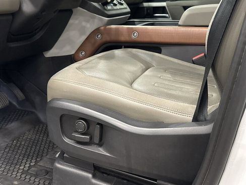 Used 2021 Land Rover Defender 110 SE image 17