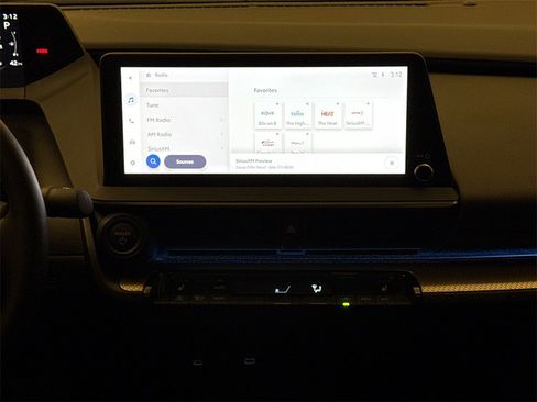 Used 2024 Toyota Prius XLE image 17