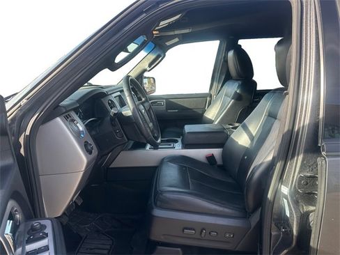 Used 2017 Ford Expedition EL XLT w/ Equipment Group 202A image 10