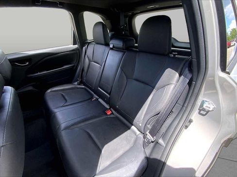 Certified 2025 Subaru Forester Limited AWD/4WD image 21