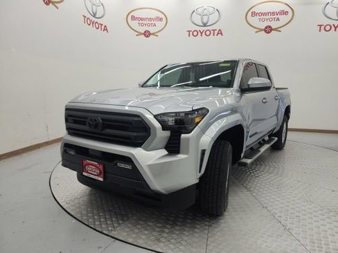 Used 2025 Toyota Tacoma SR5 AWD/4WD image 2
