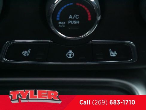 Used 2018 Jeep Compass Latitude w/ Cold Weather Group image 34