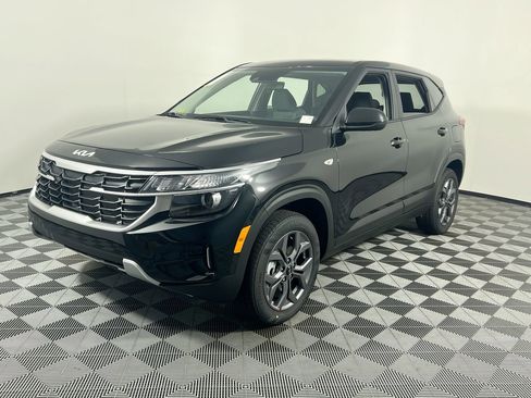 New 2026 Kia Seltos LX image 9