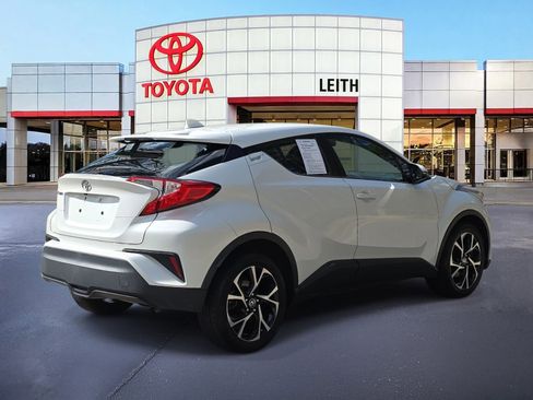 Used 2020 Toyota C-HR XLE image 5