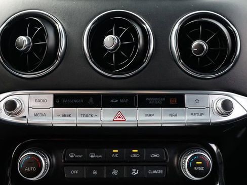 Used 2019 Kia Stinger GT2 image 38