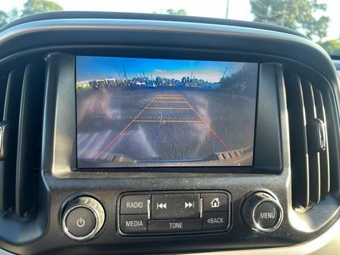 Used 2015 Chevrolet Colorado LT w/ Luxury Package RWD image 11