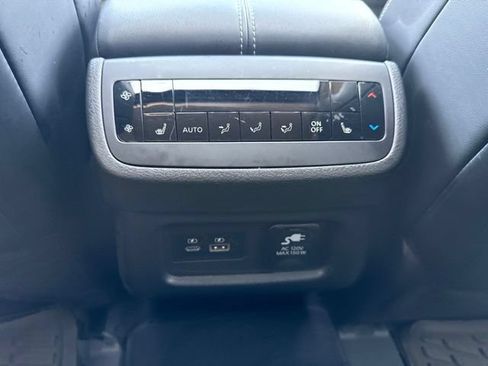 Used 2022 Nissan Pathfinder Platinum w/ Cargo Package AWD/4WD image 26
