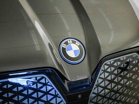 Certified 2024 BMW iX xDrive50 AWD/4WD image 8