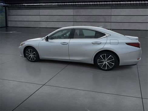 Certified 2022 Lexus ES 350 w/ Premium Package image 6