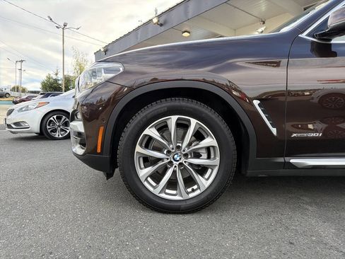 Used 2018 BMW X3 xDrive30i w/ Executive Package AWD/4WD image 2
