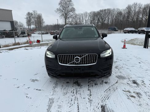 Used 2020 Volvo XC90 T6 Momentum image 4