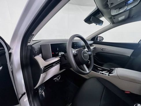 Used 2026 Hyundai Tucson SEL FWD image 17