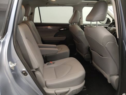 Used 2020 Toyota Highlander Limited image 19