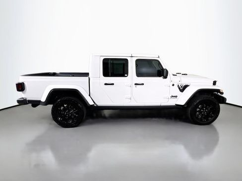 Used 2024 Jeep Gladiator Sport AWD/4WD image 8