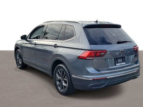 Certified 2022 Volkswagen Tiguan SE FWD image 3
