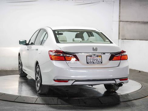 Used 2017 Honda Accord LX image 4