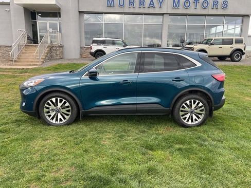 Used 2020 Ford Escape Titanium image 2