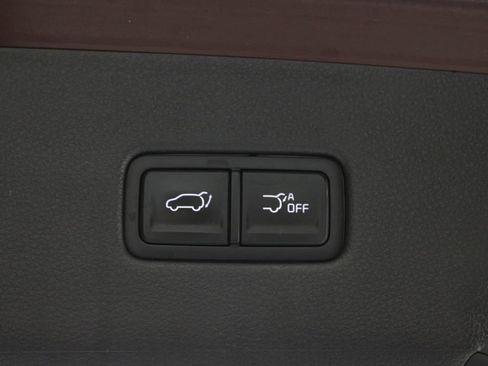 Used 2022 Kia Carnival EX FWD image 17