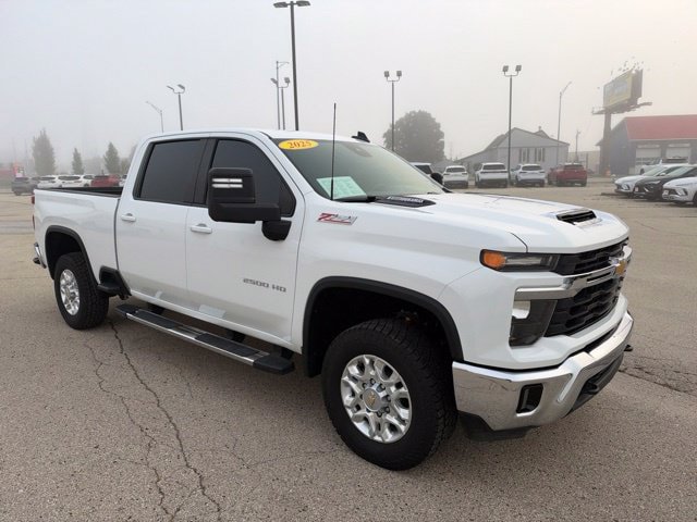 Used 2025 Chevrolet Silverado 2500 LT AWD/4WD image 7