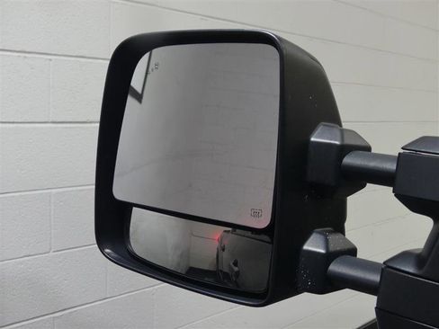 Used 2018 Nissan Titan PRO-4X AWD/4WD image 13