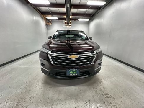 Certified 2023 Chevrolet Traverse LT w/ LT Premium Package AWD/4WD image 3
