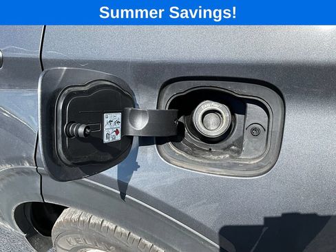 Used 2021 Ford Explorer XLT w/ Equipment Group 202A AWD/4WD image 16