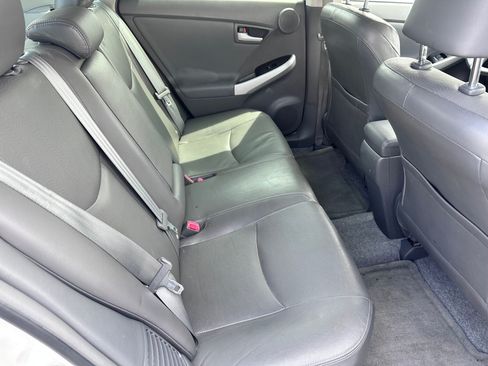 Used 2011 Toyota Prius Four w/ Navigation Pkg FWD image 9