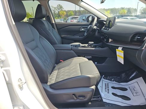 New 2026 Nissan Rogue Platinum w/ Platinum Premium Package AWD/4WD image 14