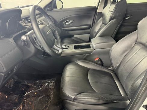 Used 2019 Land Rover Range Rover Evoque SE AWD/4WD image 11