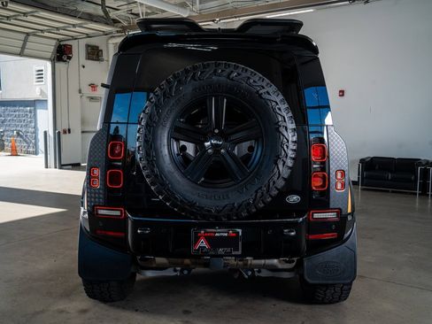 Used 2022 Land Rover Defender 110 X-Dynamic SE image 7