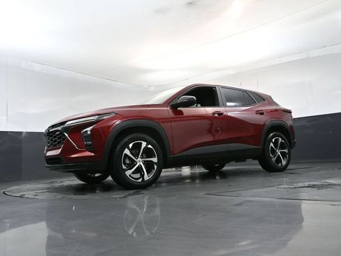 Used 2025 Chevrolet Trax RS w/ Driver Confidence Package FWD image 20