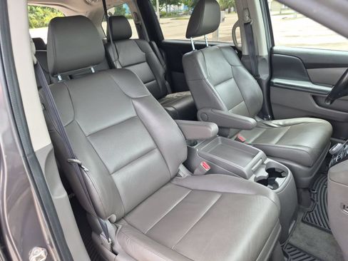 Used 2016 Honda Odyssey Touring Elite image 18
